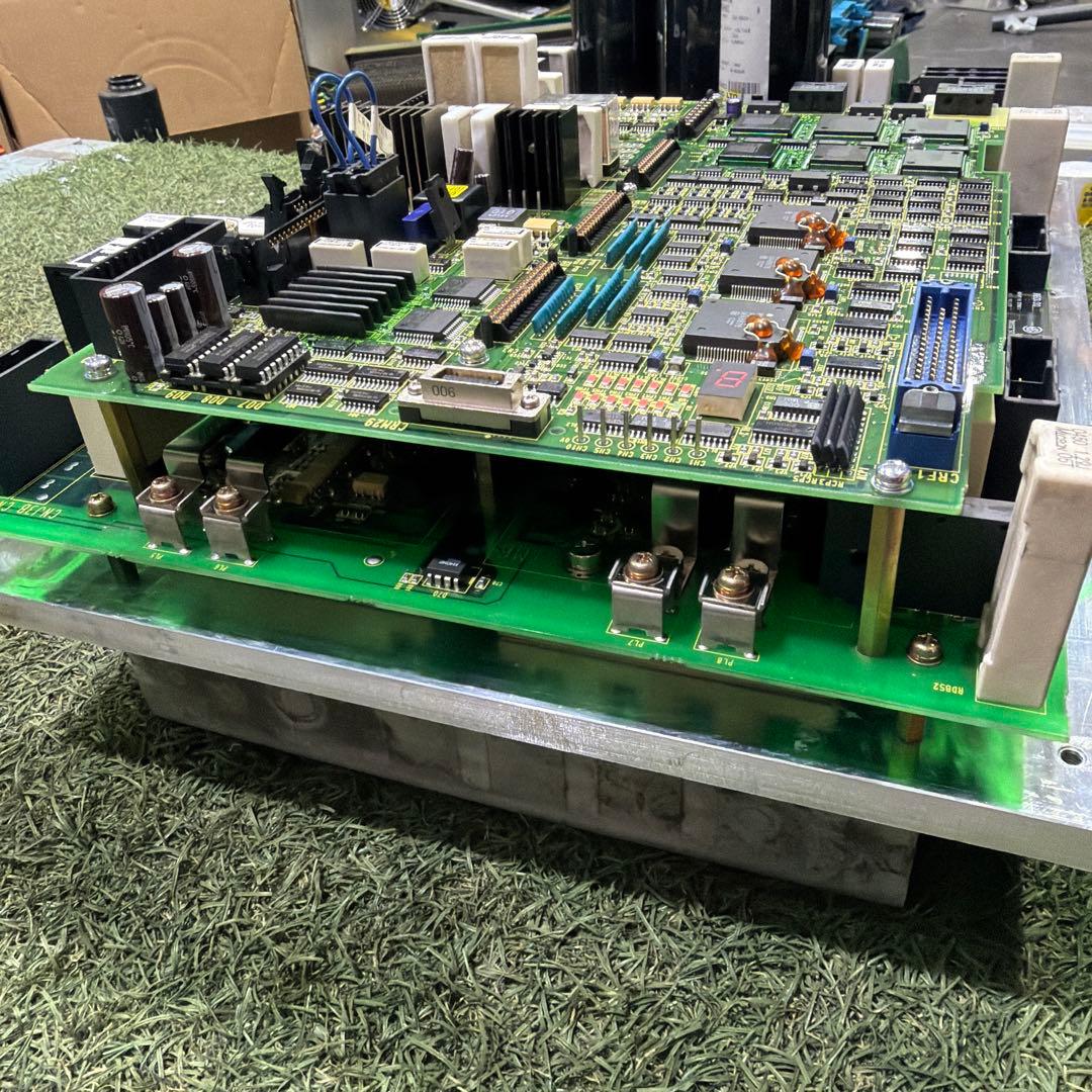 Fanuc A20B-2002-0713/08D サーボドライブ