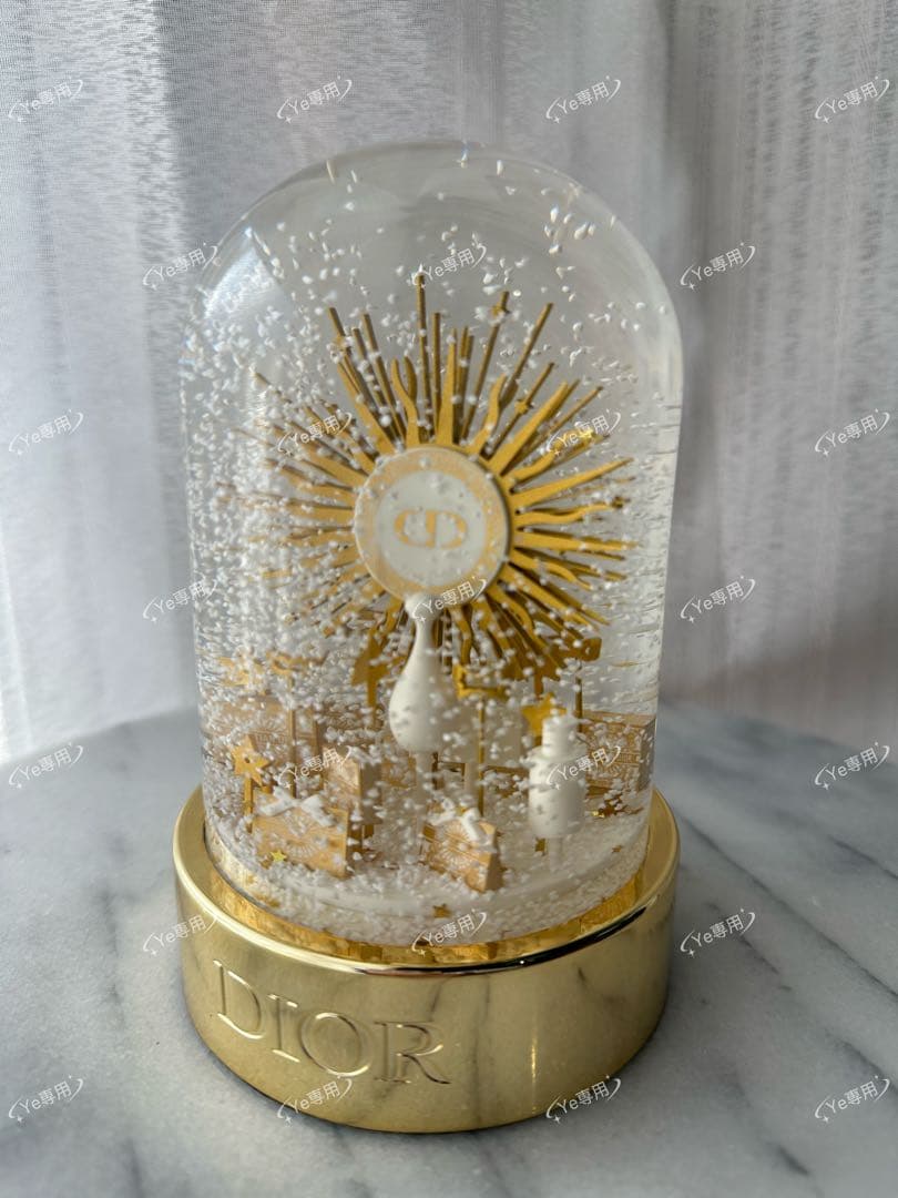 Dior ディオール クリスタルドーム スノードーム クリスマス限定デザイン