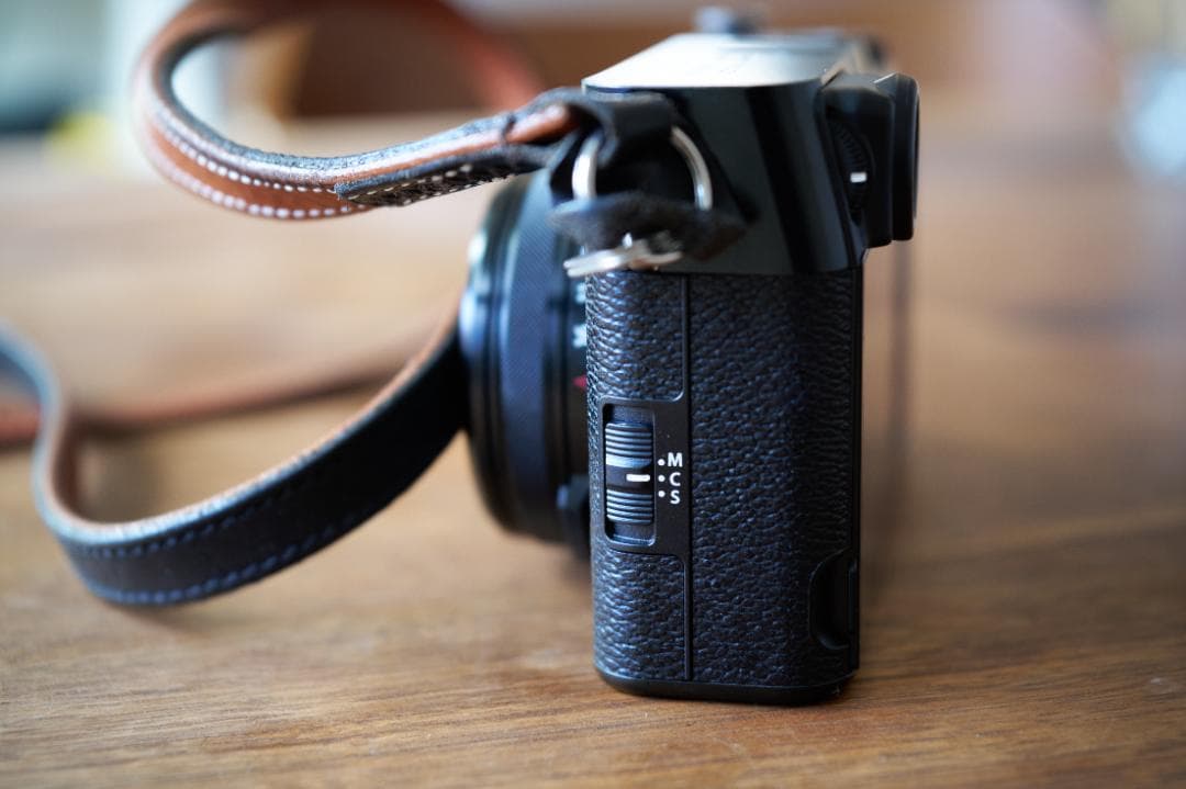 【美品】Fuji X100VI ブラック + おまけアクセサリー多数付き