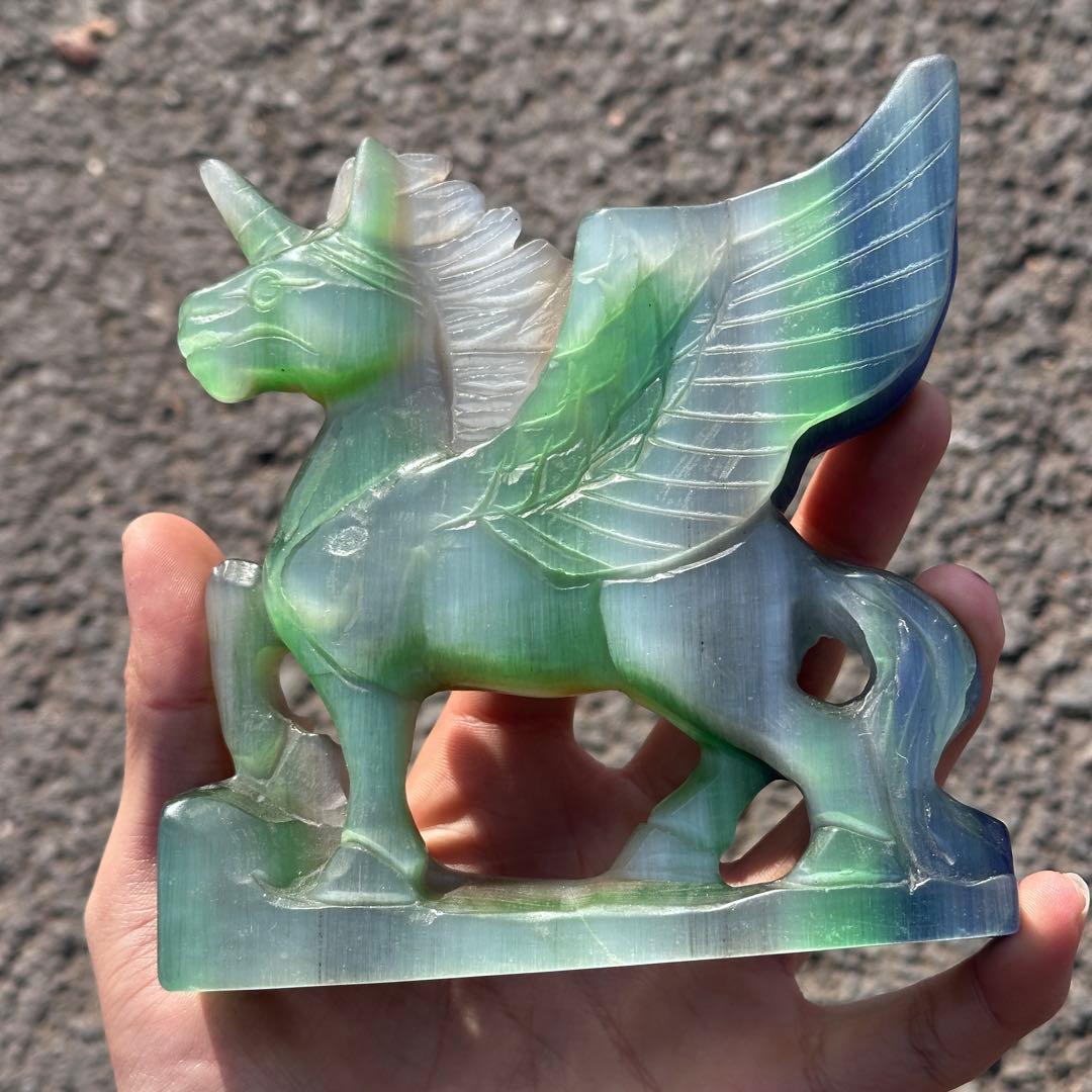 天然石猫目石のユニコーン　置物　ご購入前に在庫確認必要G.281