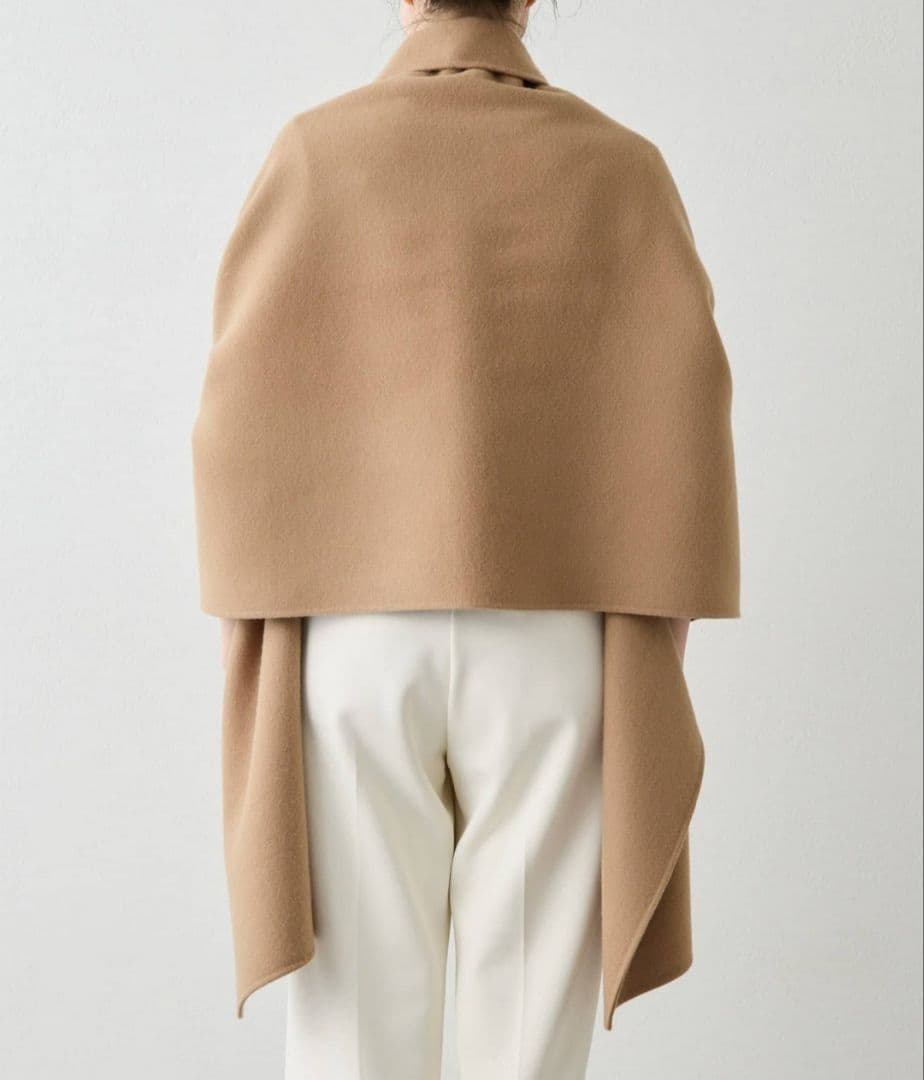 ウィムガゼット　新品タグ付き　リバーケープ