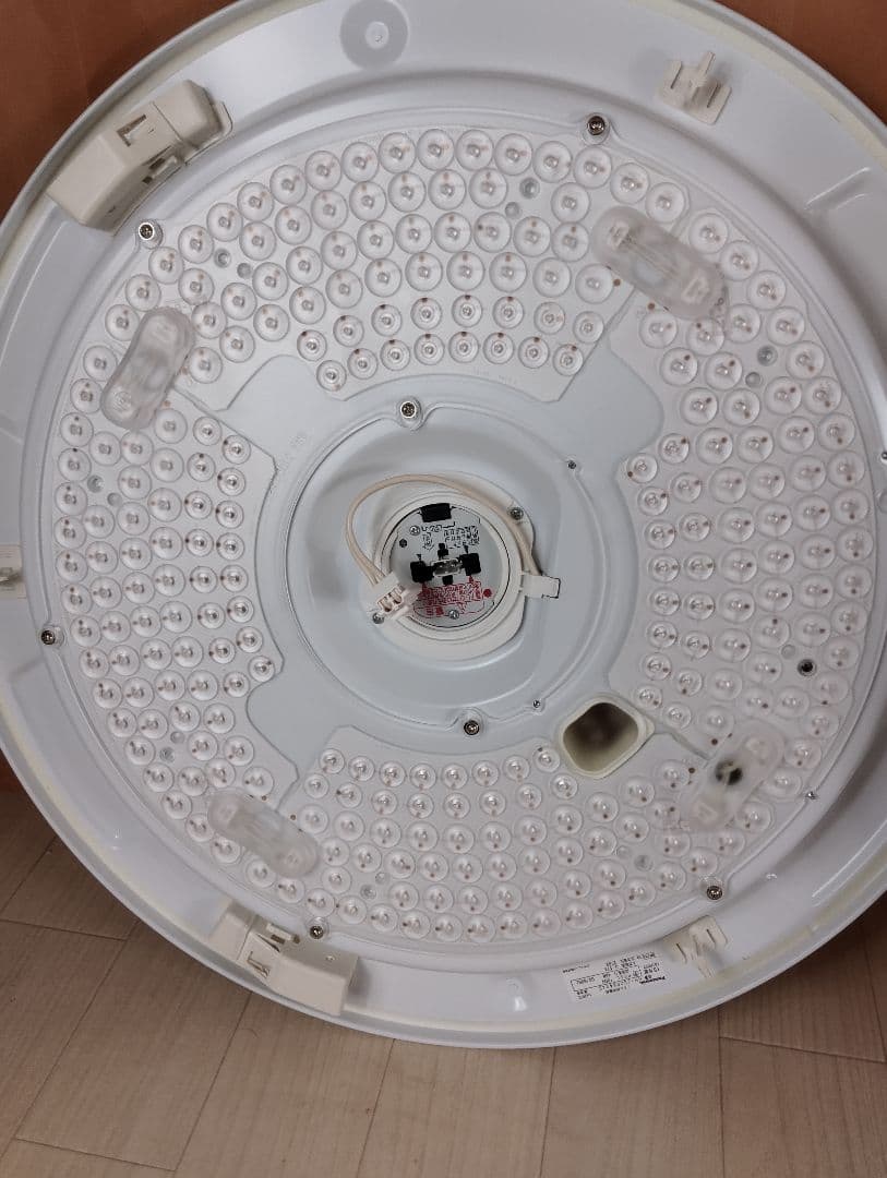 ①Panasonic　LEDシーリングライトHH-JCC0842A