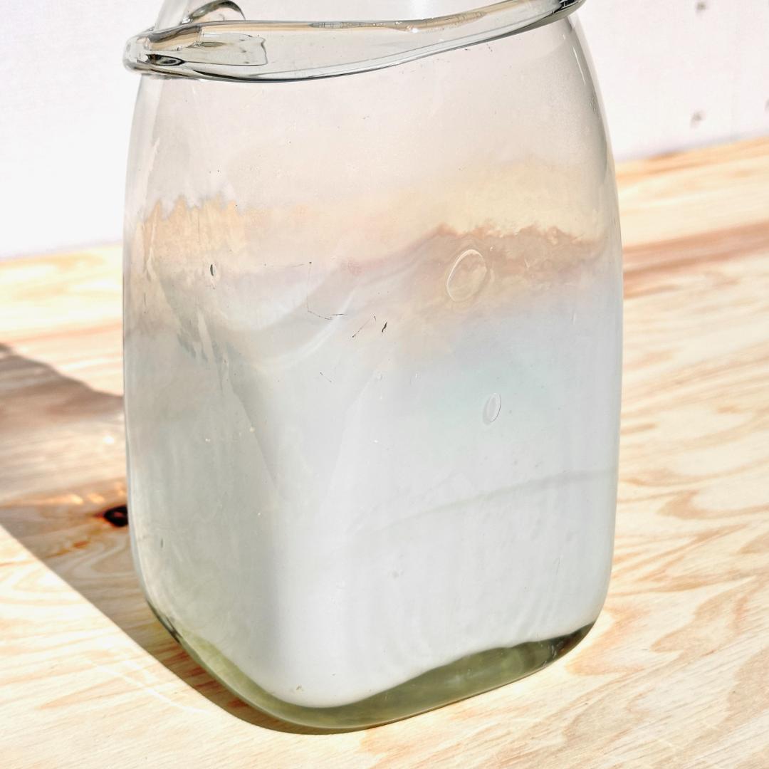 ビンテージ　ガラスボトル　線巻き花瓶　古道具　被せガラス　高さ47.5cm