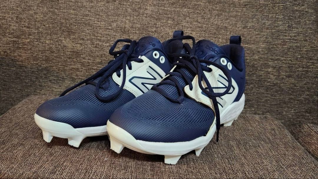 New Balance ネイビー スパイクシューズ