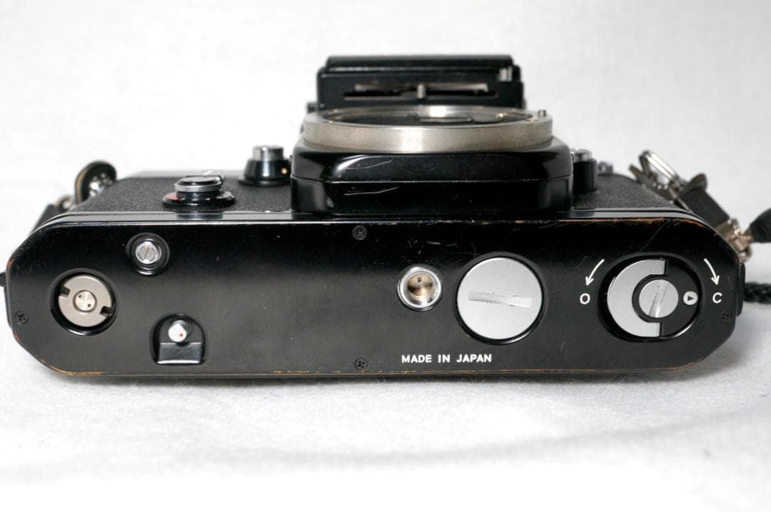 NIKON F２フォトミックS ／ズームレンズ／ フィルム２本