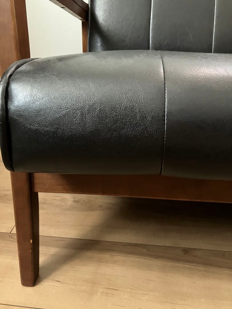 ブラックレザー2人掛けソファ
