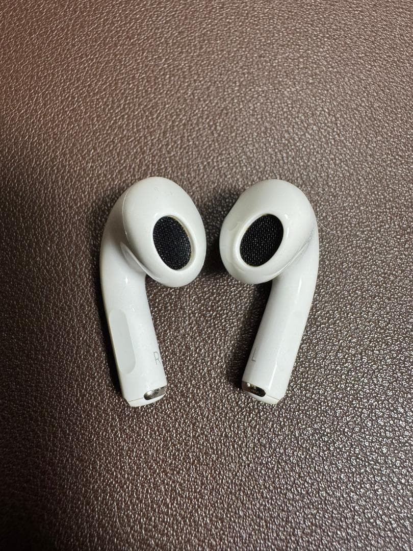 AirPods 3世代目 (A2566 A2564) 本体のみ ホワイト