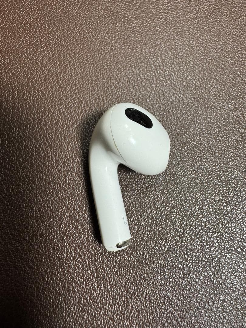 AirPods 3世代目 (A2566 A2564) 本体のみ ホワイト