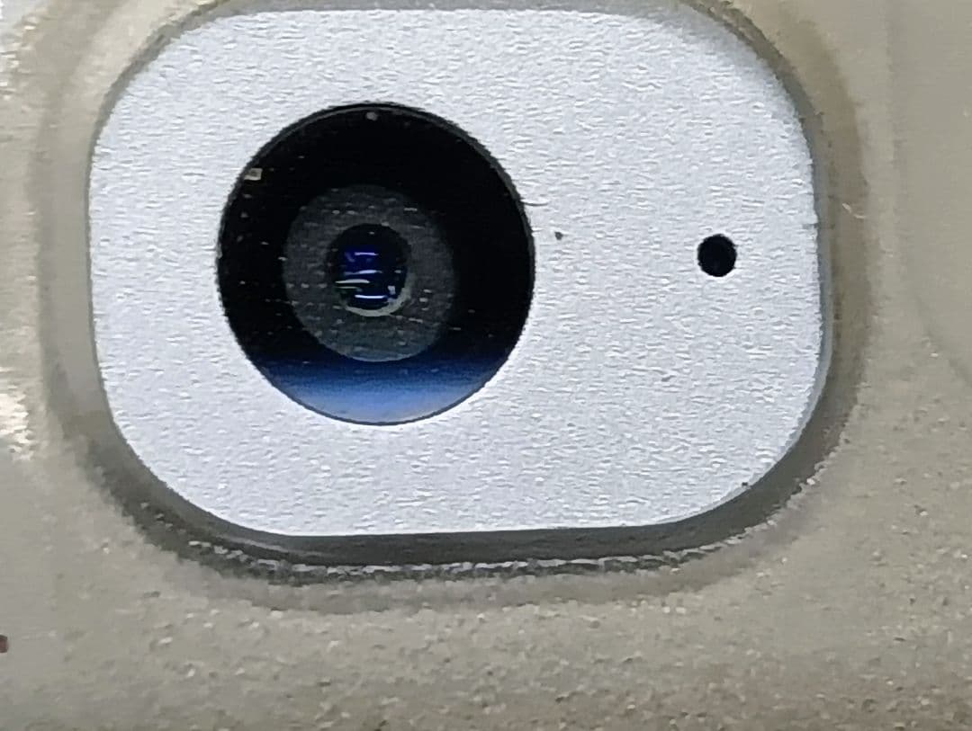 iPad mini4 579C-A1550　シルバーカラー/シリコンカバー付き