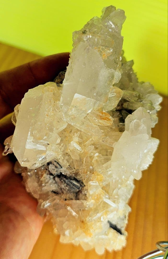 龍神様が宿った‼️宮崎産 水晶クラスター