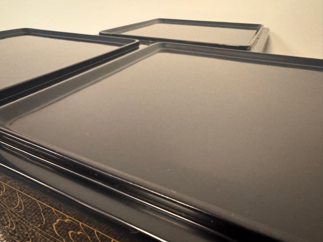 【輪島塗】沈金牡丹彫 三段重箱 金蒔絵 六五重 内朱塗 天然木 共箱