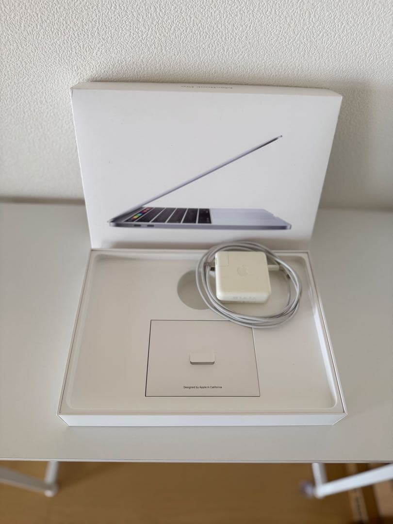美品MacBookPro 2017 13インチ 今年の最新mac os