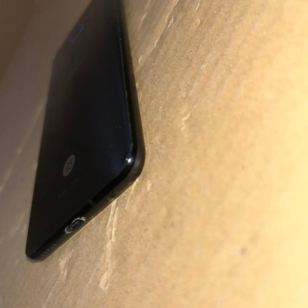 LG(エルジー) V30+ L–01K 128GB SIMフリー