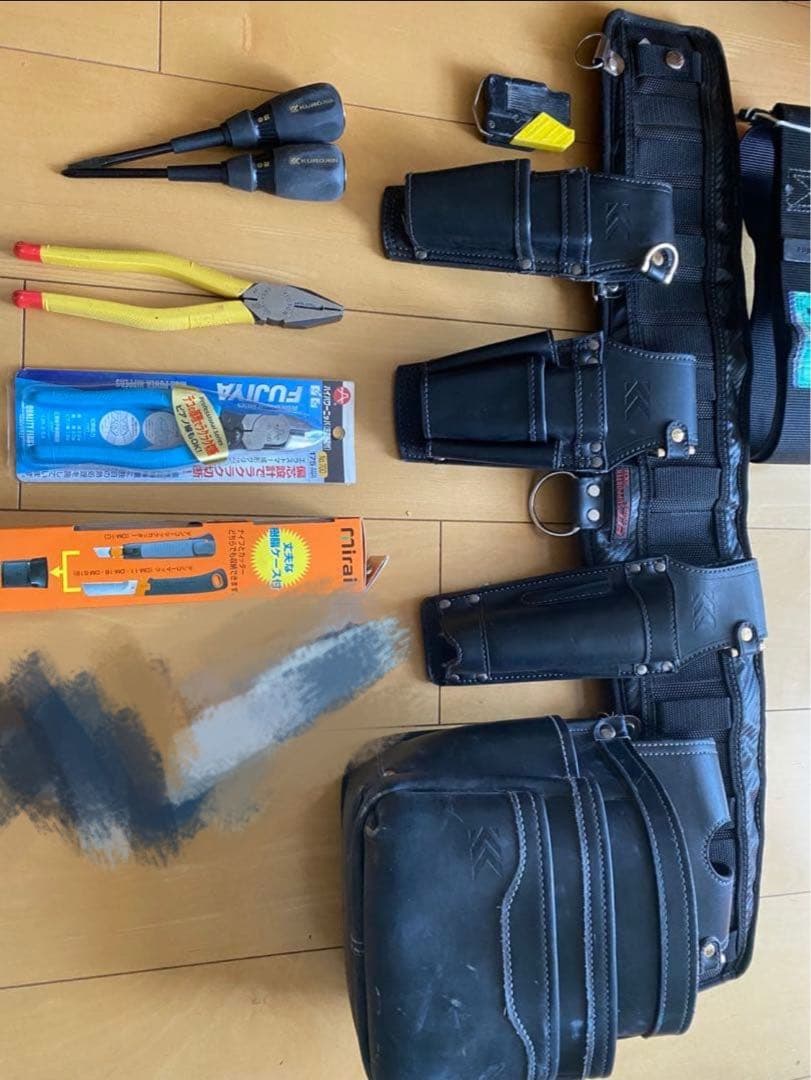 早い者勝ち・黒金腰袋道具1式