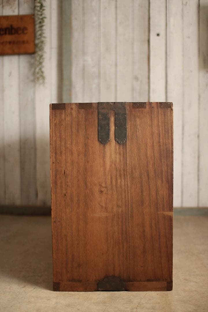 味のある木製のチェスト　引き出し3段　桐箪笥　昭和レトロ　タンス　古家具　古民家