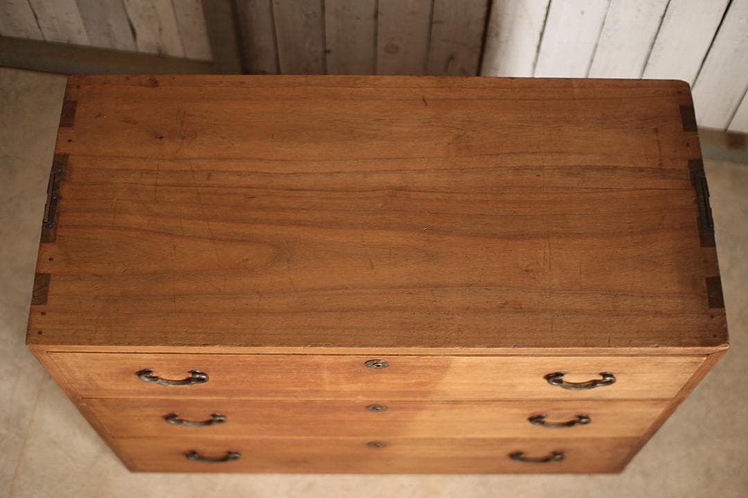 味のある木製のチェスト　引き出し3段　桐箪笥　昭和レトロ　タンス　古家具　古民家