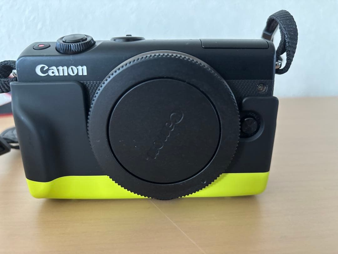 Canon EOS M100 ミラーレスカメラ 2本レンズ付き