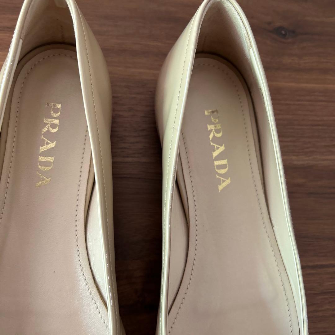 PRADA ベージュ バレエシューズ