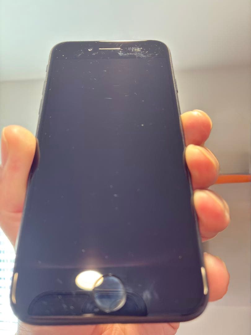 ⭐︎美品⭐︎iPhone SE（第2世代）128GB ブラック／USモデル