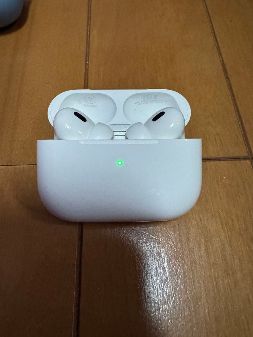 ト*ク様 AirPods Pro2 本体 充電ケース付き