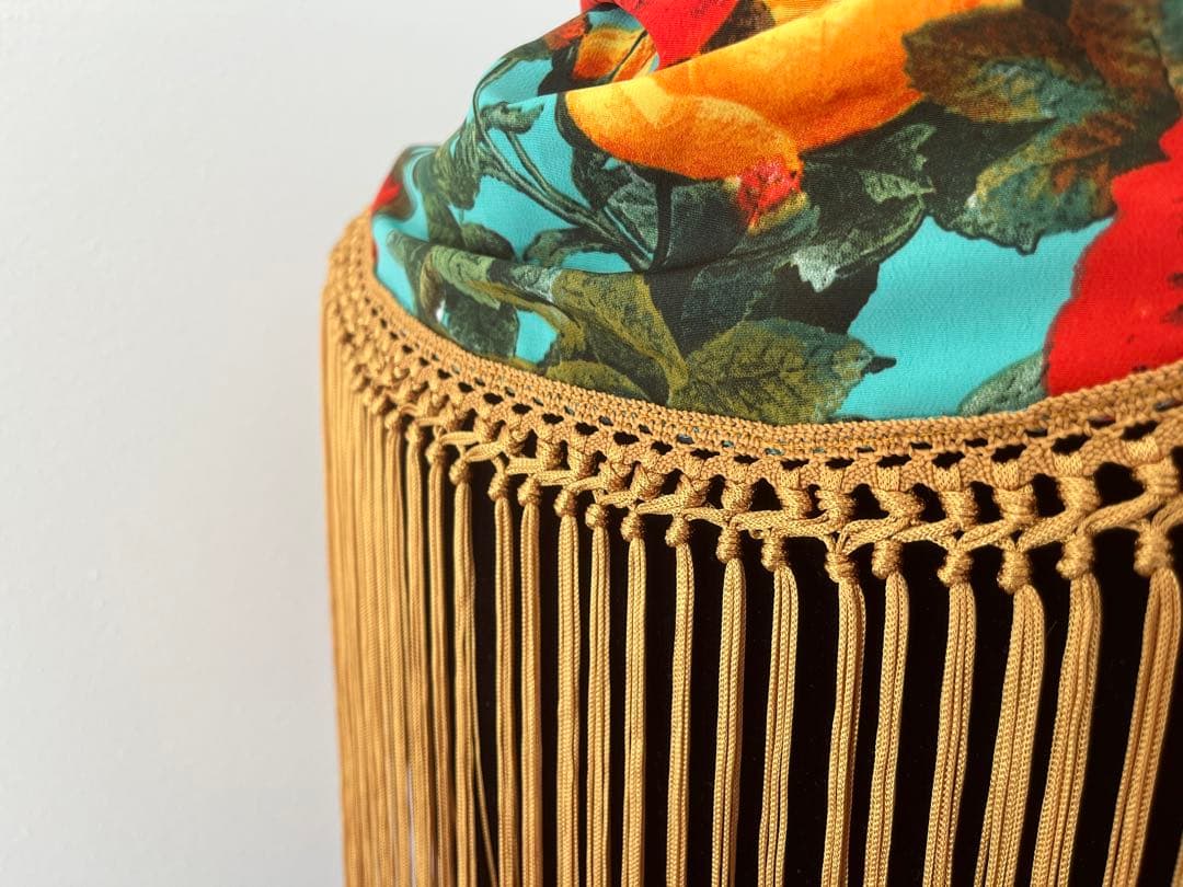 フラメンコ　ターコイズブルー花柄　ゴールドフレコ　スペイン製　マントンシージョ