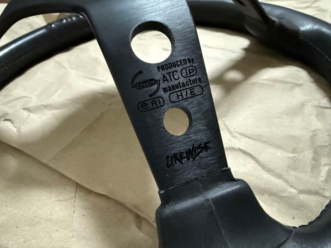 【らる】LIKEWISE HELLBOI Edition ステアリング