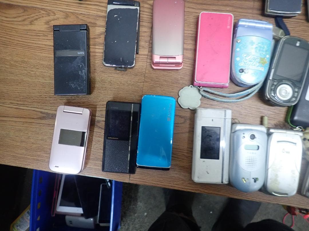 む*！様 携帯電話 ジャンク多数