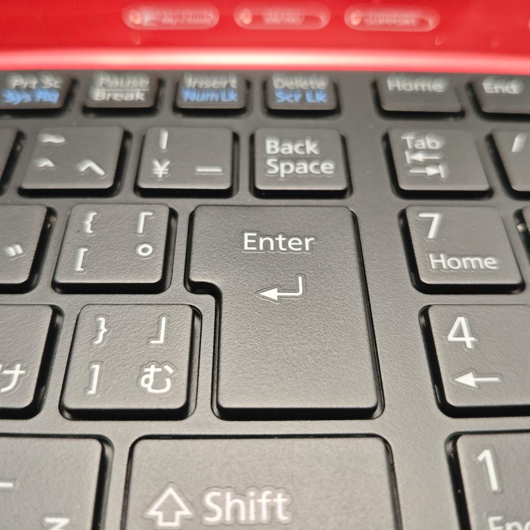 鮮やかレッドのWindows11✨i7&SSDリカバリ済　富士通ノートパソコン