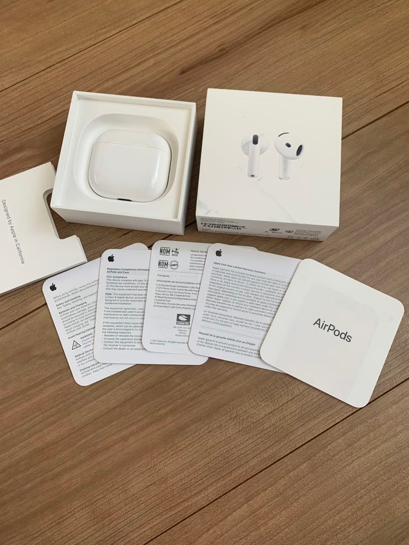 美品 アップル AirPods 4 MXP63J/A
