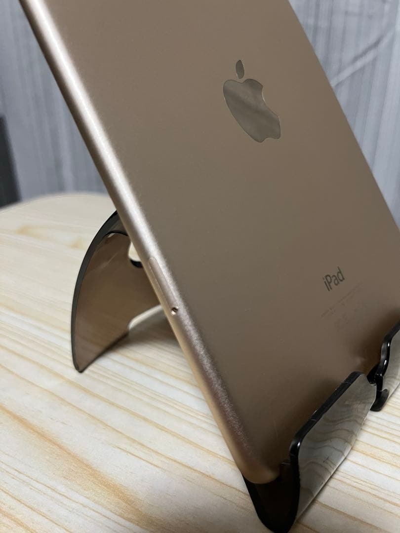 iPad mini第4世代(SIMフリー)未使用近い バッテリー状態とても良好！