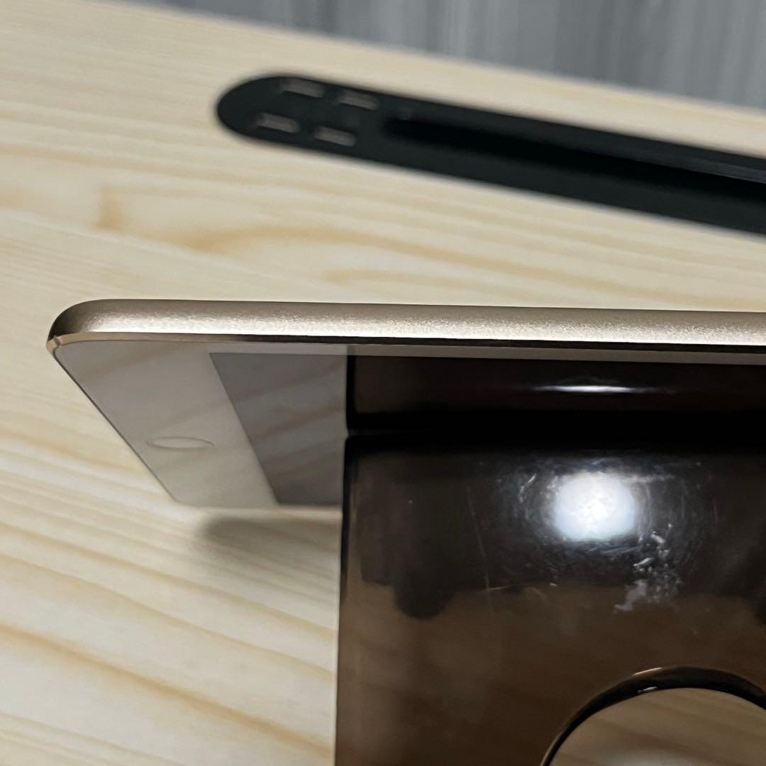 iPad mini第4世代(SIMフリー)未使用近い バッテリー状態とても良好！