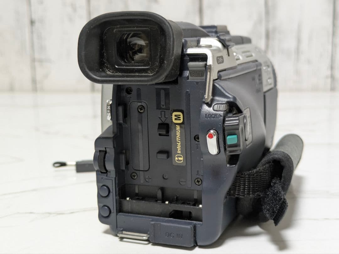 ② SONY　DCR-TRV30　MiniDV対応