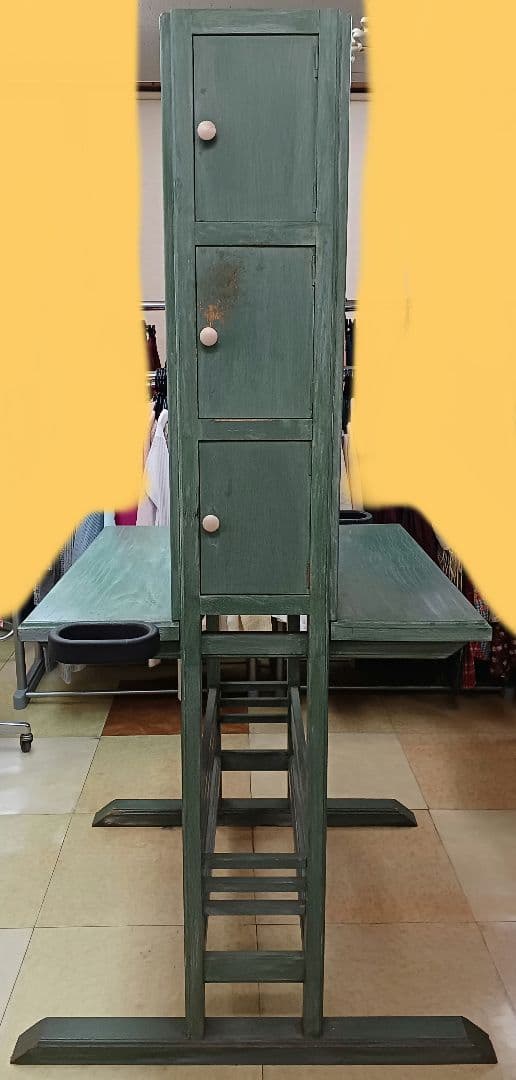 ドレッサー、鏡、美容室