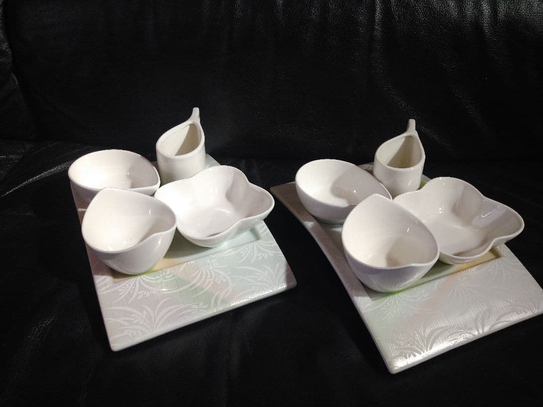 ♥高級皿・【美濃焼 ・名作良峰作】♥花柄・銀彩ラメ浮かし銀彩ウエーブデザイン4皿