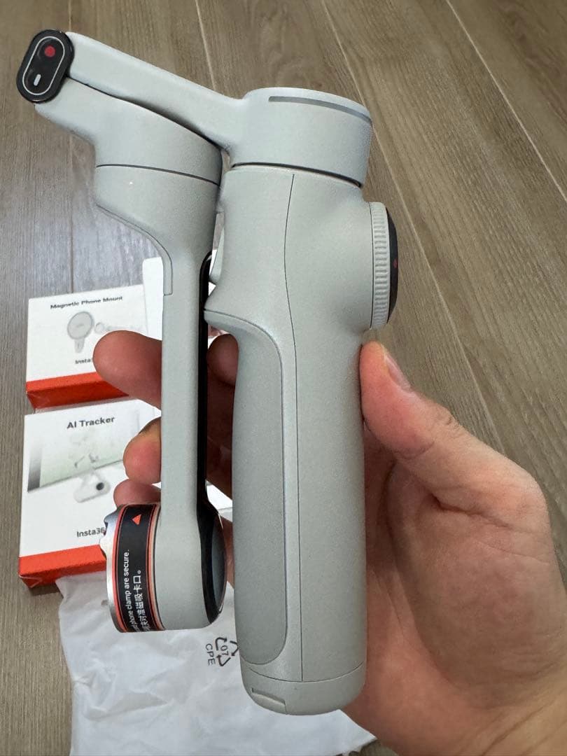 Insta360 Flow 2 Pro ai tracker付き