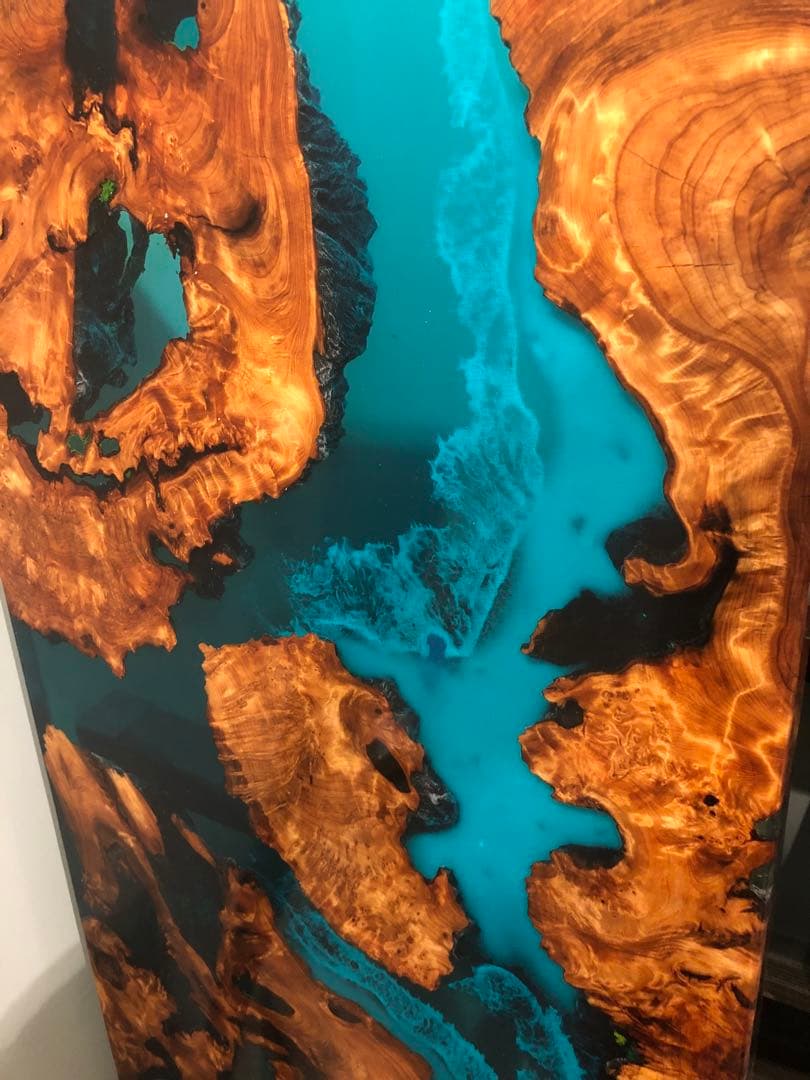 一点物のレジンテーブル一オリジナルデザイン樹脂アート