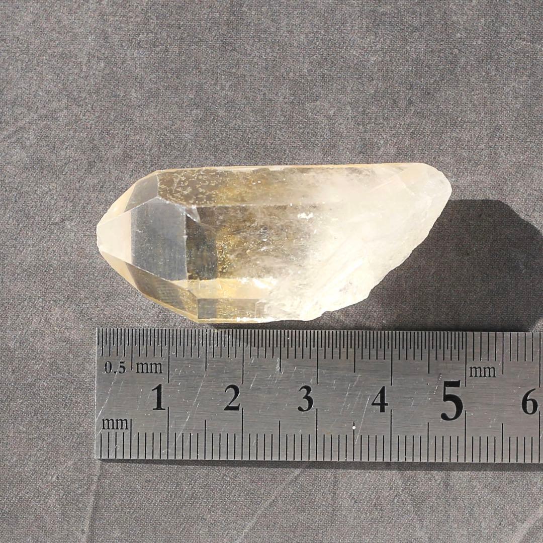 ゴールデンヒーラー クォーツ 原石 水晶 鉱物 希少石 天然石