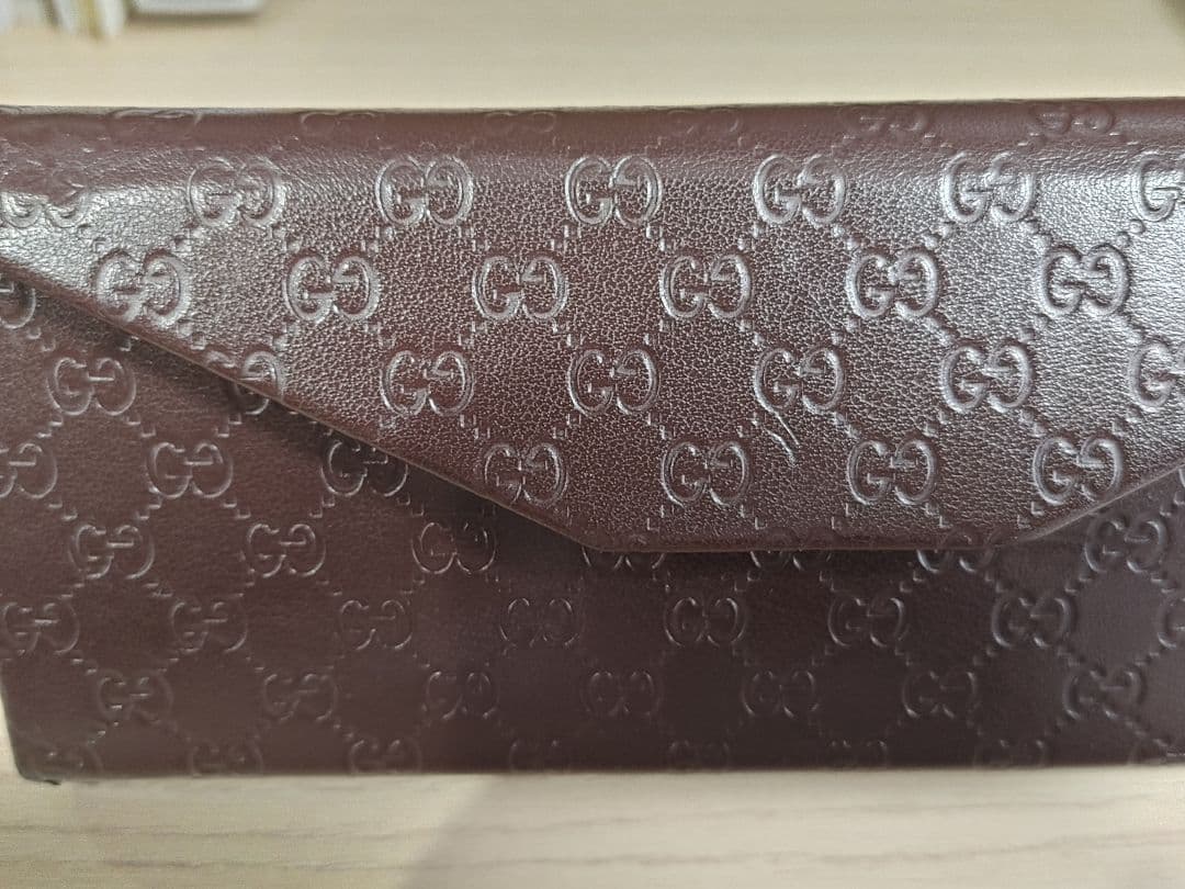 GUCCI／ケース付き