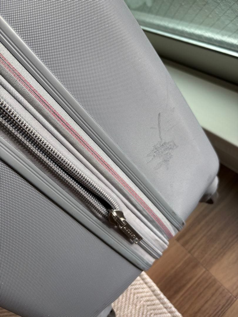 Delsey Chaumont 拡張可能4輪トロリースーツケース