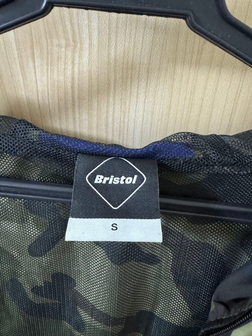 FCRB カモフラ フード付きナイロンジャケット