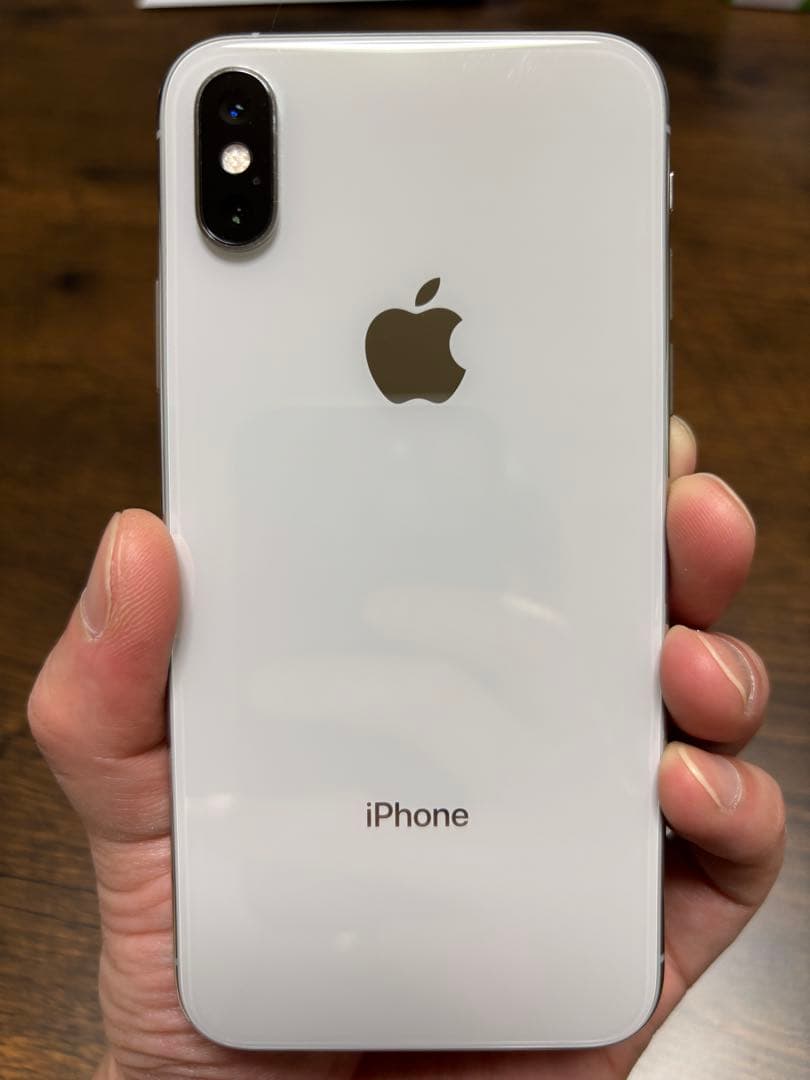 Apple iPhone Xs 64GB シルバー 美品 86％ SIMフリー