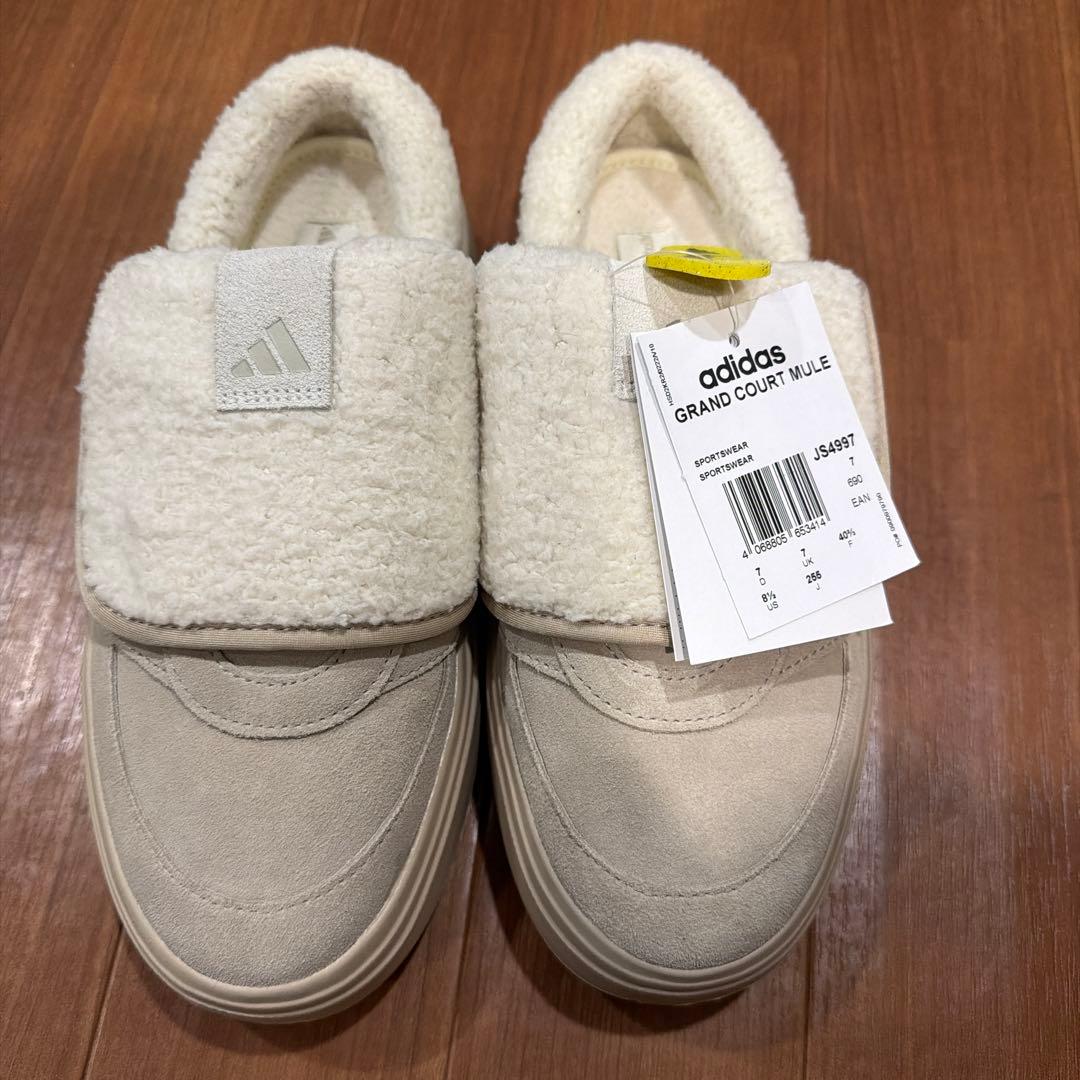 ボア付きベージュサボサンダル