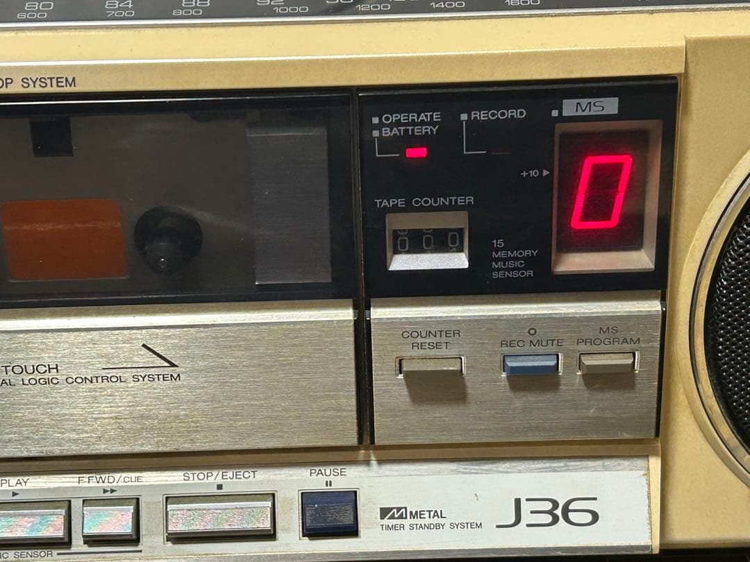 AIWA CS-J36 ラジオカセットレコーダー　ジャンクとして