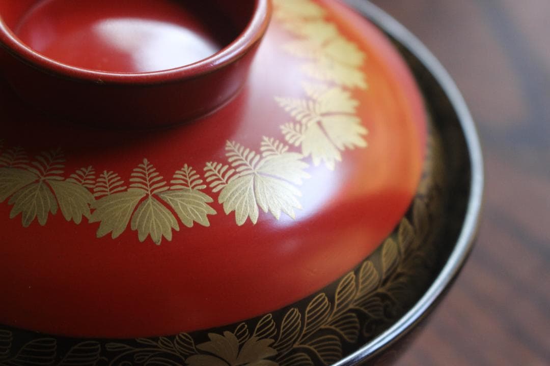 時代逸品！上質朱漆に極上菊桐唐草蒔絵の映えるお椀2点（検輪島塗京塗高台寺蒔絵