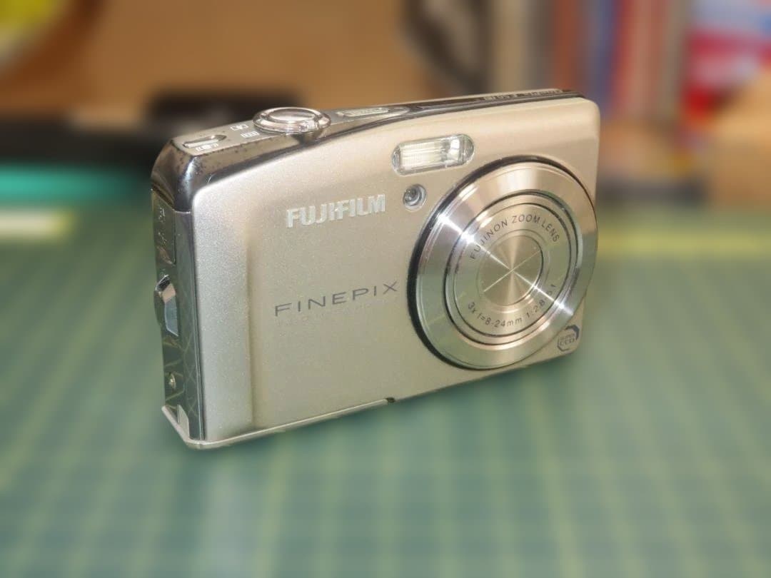 タイムセール価格【（通電確認）ジャンク品】FinePix F50fd