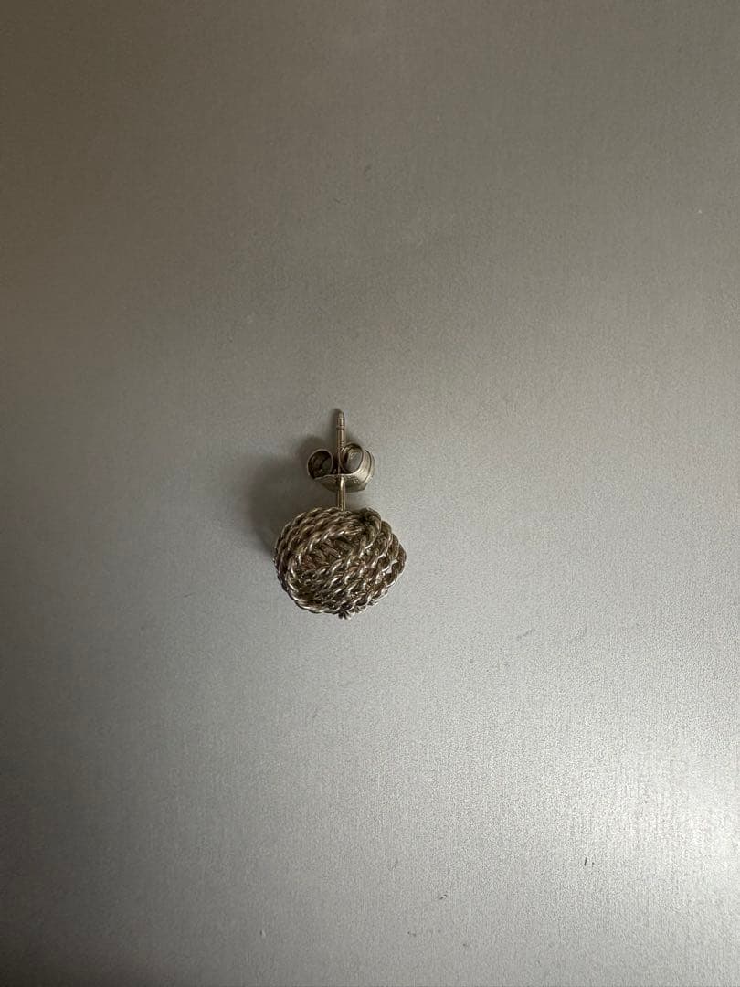 TIFFANY&Co. ティファニー　ツイストノットピアス　片耳(キャッチ付き)