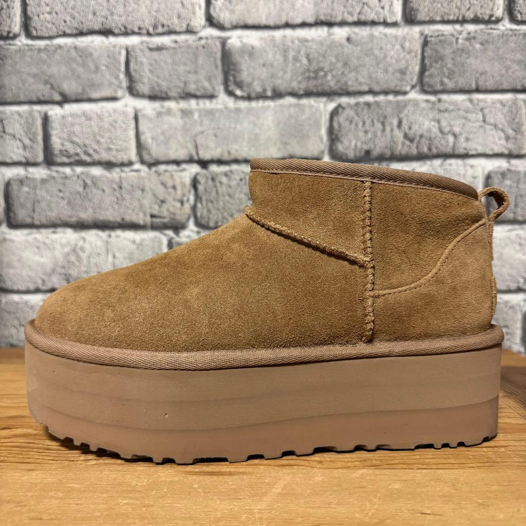 靴 UGG W CLASSIC ULTRA MINI PLATFORM 25cm
