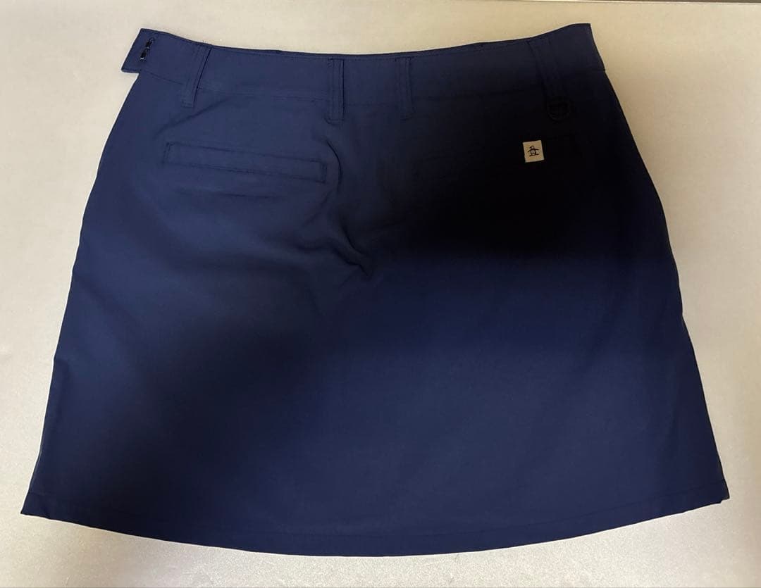 ⭐︎再値下げしました！⭐︎【新品タグつき】マンシングウェア夏用スカート LL 紺