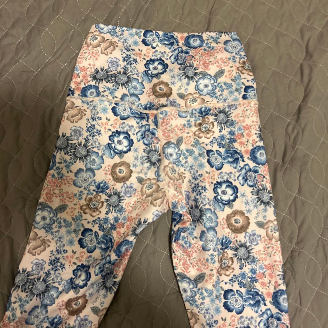 【美品】LAVA エンブロイダリーヨガウェアセット➕水素水ボトル