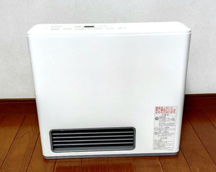 ガスファンヒーター ホワイト 据え置き型 都市ガス用 2019年製造未使用品